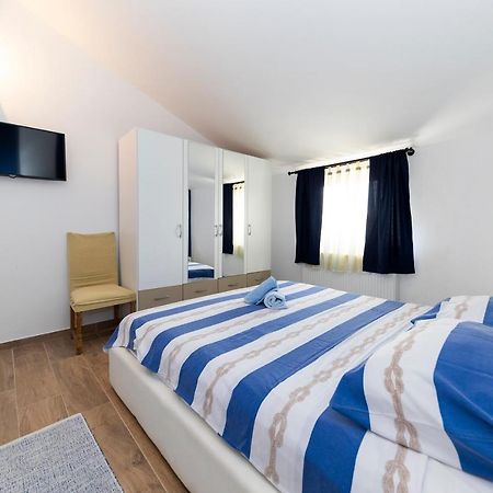 Apartman Lana Биоград на Мору Екстериор снимка