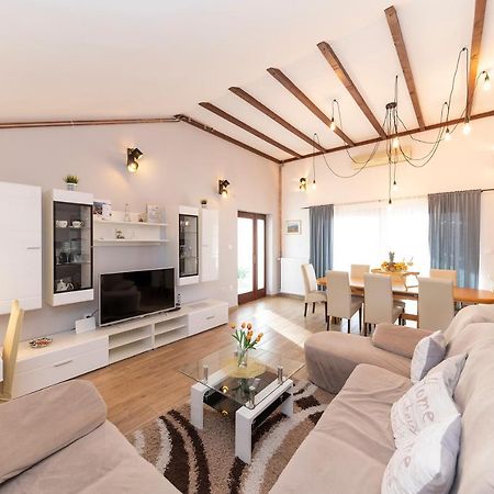 Apartman Lana Биоград на Мору Екстериор снимка