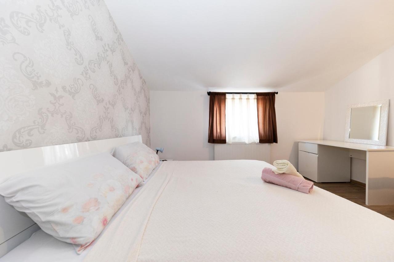 Apartman Lana Биоград на Мору Екстериор снимка