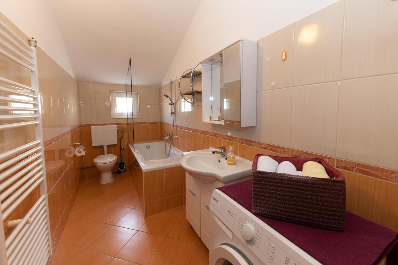 Apartman Lana Биоград на Мору Екстериор снимка