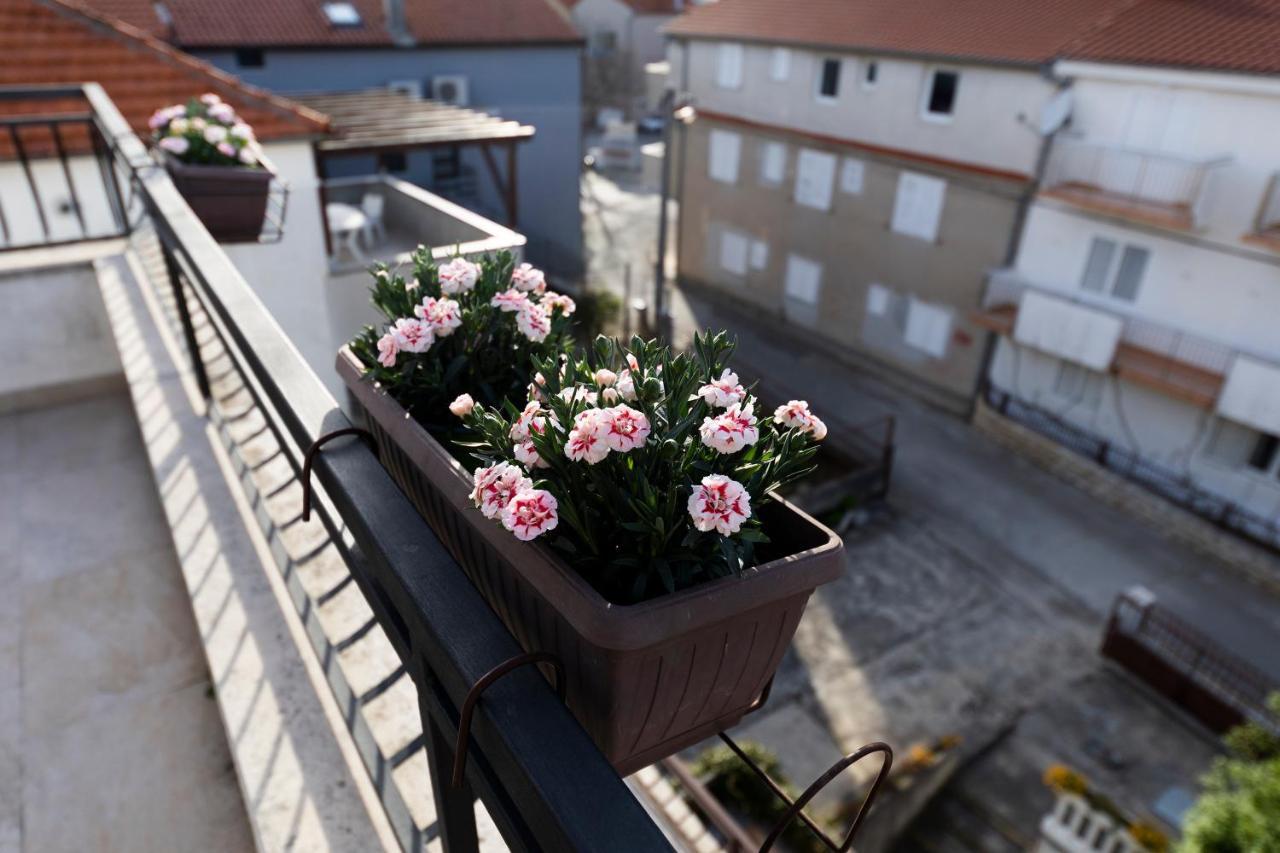 Apartman Lana Биоград на Мору Екстериор снимка