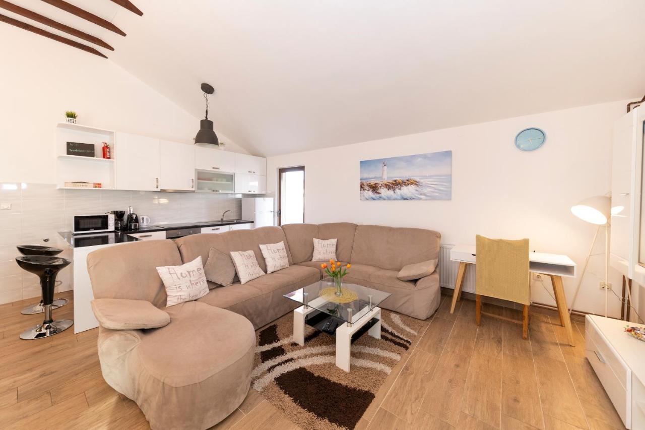 Apartman Lana Биоград на Мору Екстериор снимка